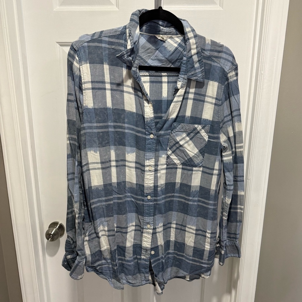 Aeropostale Casual Blue and White Checkered Button Down Shirt